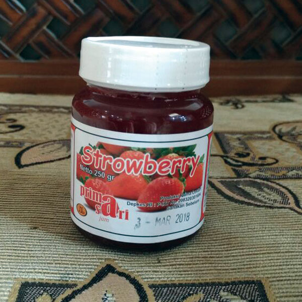 SELAI STRAWBERRY ( 3 BOTOL )