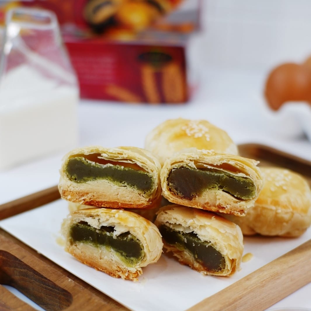 PIA CRISPY DELOKA KACANG HIJAU PANDAN