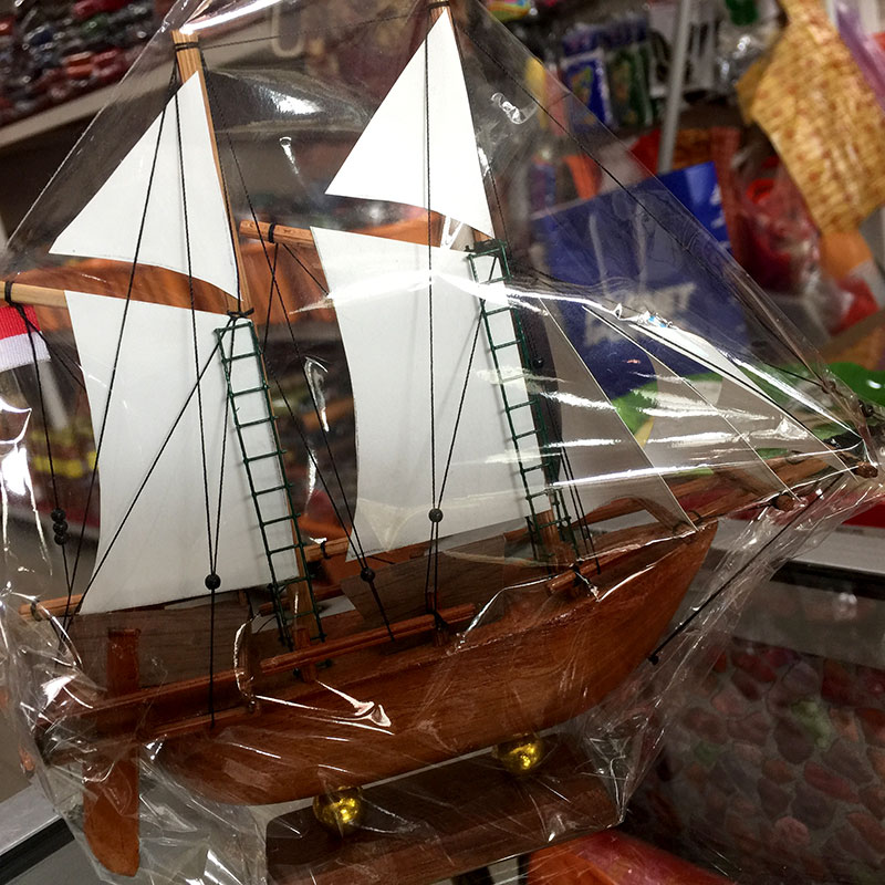 PERAHU PHINISI COKLAT